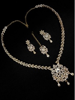 Stonestudded Jewelry Set